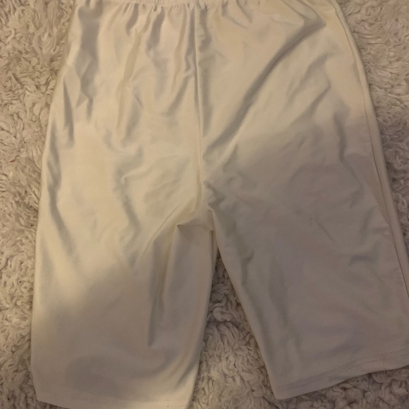 White above knee biker shorts - Picture 1 of 2